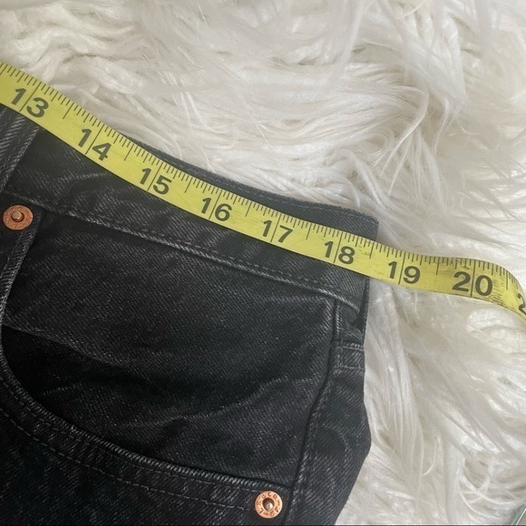 Levi’s 501 black wash distressed button fly denim size 36 x 32 - Picture 6 of 12